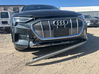 2022 Audi e-tron Premium Plus quattro - Primary Damage Straight On Image